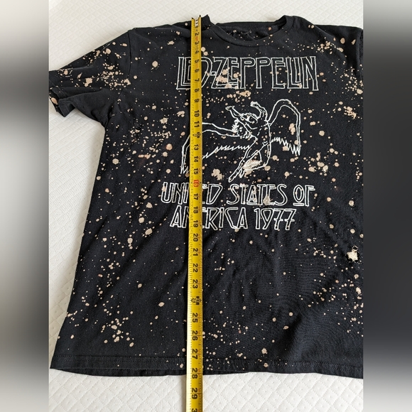 Led Zeppelin Band Tour 1977 Black Destroyed paint splatter t-shirt, size XL - Picture 6 of 10